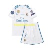 Billiga Fotbollströjor Real Madrid Cristiano Ronaldo 7 2017 Retro Barn Hemma tröja Kortärmad